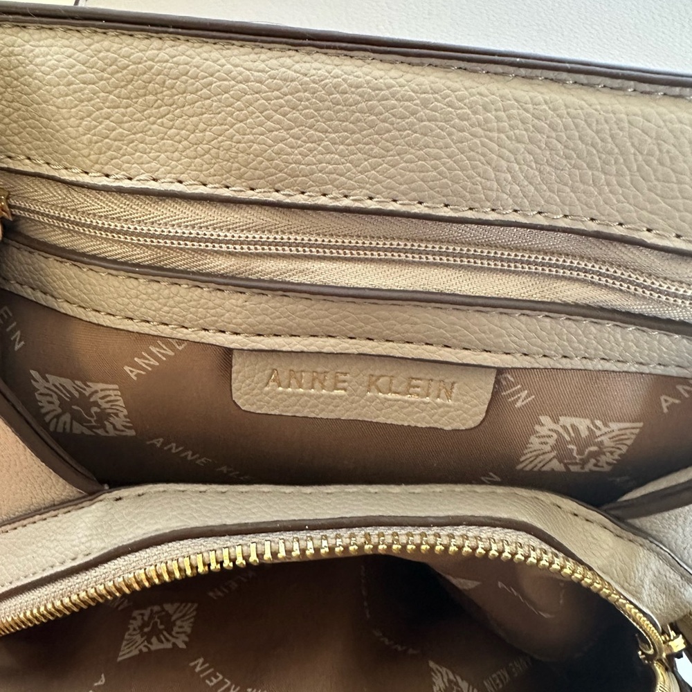 Anne Klein backpack womans Cream gold Casual Preppy Logo with pouch - Picture 7 of 9